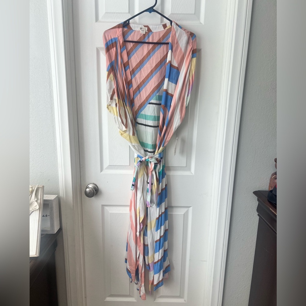 Billabong swim cover up size S NWT